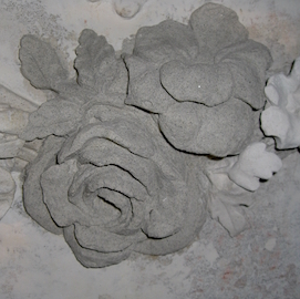 Ricreazione stucco con motivi floreali